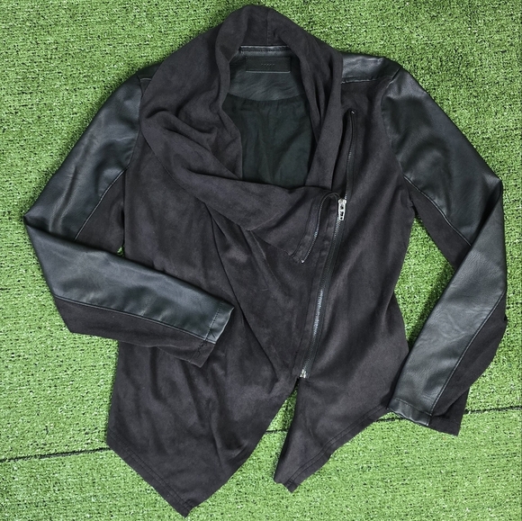 BLANK NYC | DRAPED VEGAN LEATHER COWL NECK MOTO JACKET - Picture 5 of 16